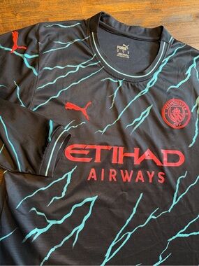 Manchester City 2023/2024 Third Football Shirt Puma Mens M Long Sleeve Lightning